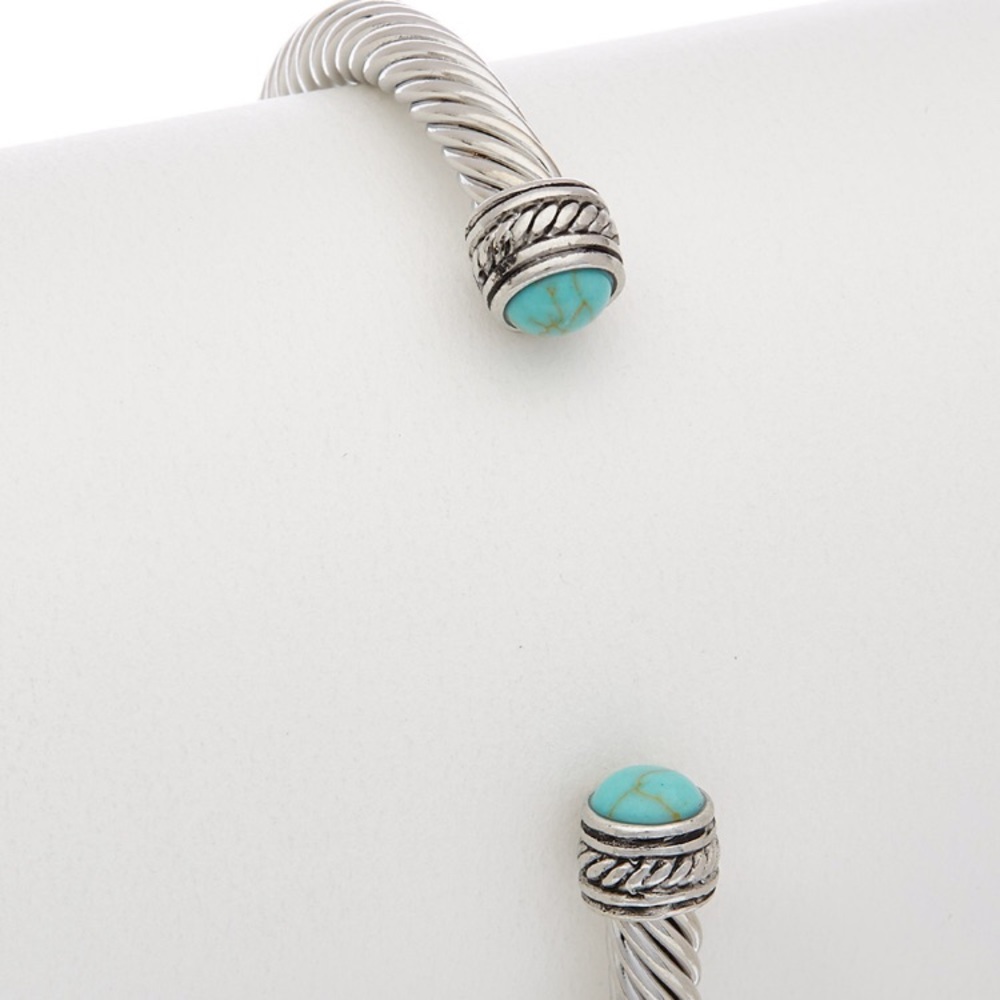 🆕NIB Juvell 18K Over Stainless Turquoise Bangle